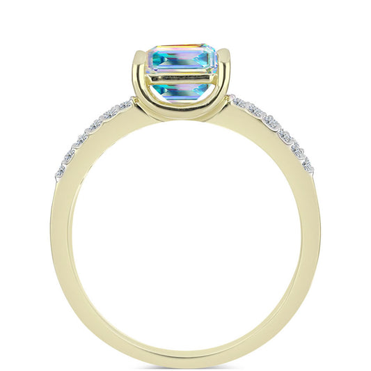 Anillo de Plata Bañada en Oro con Moisanita hielo y Topacio Blanco