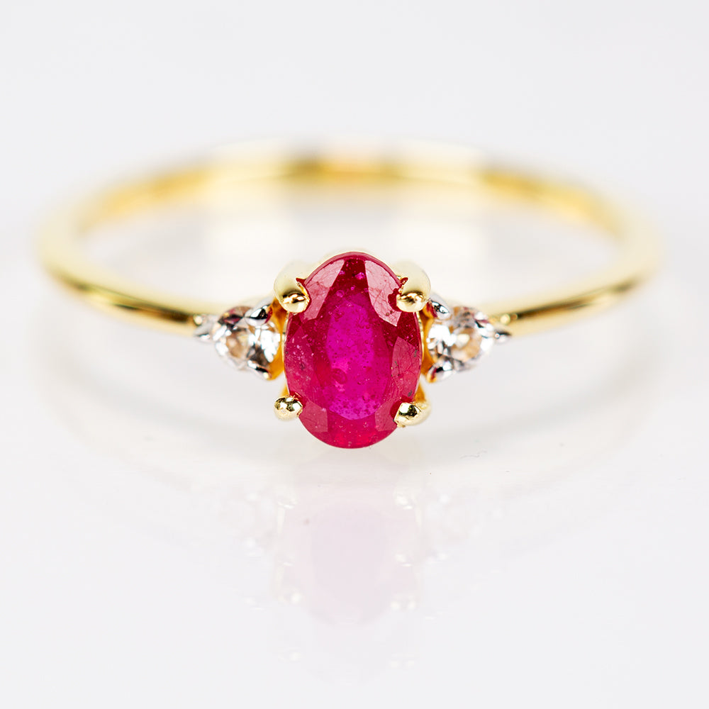 Anillo de Plata Bañada en Oro con Rubí de Madagascar y Topacio Blanco 1 