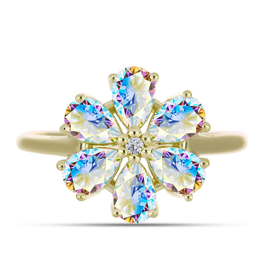 Anillo de Plata Bañada en Oro con Moisanita hielo y Topacio Blanco