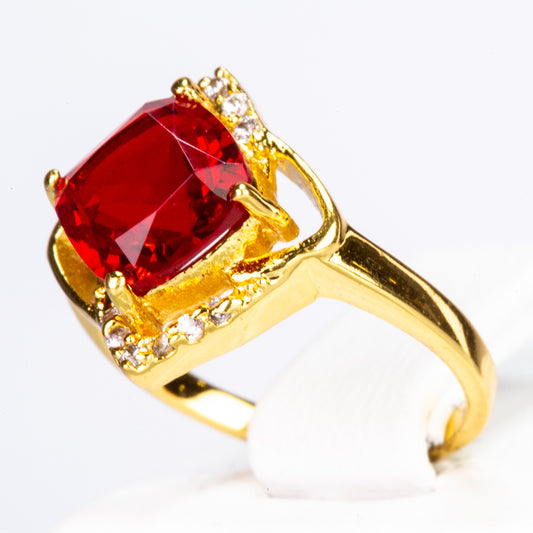 Anillo de Aleación Bañado en Oro con Cristal Emporia® Rojo