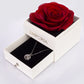 Caja de joyas rosa eterna con collar "I love you"