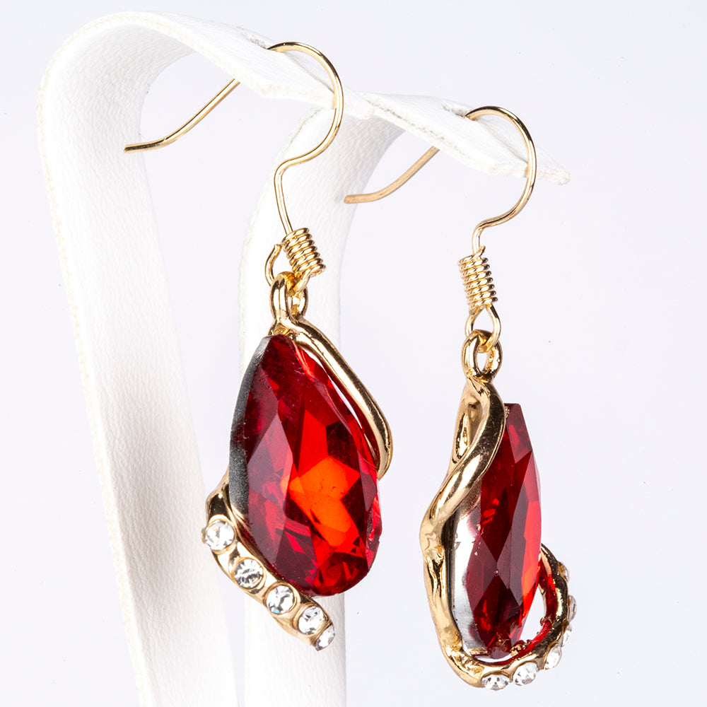 Conjunto de Aleación Bañado en Oro con Cristal Emporia® Rojo y Cristal Emporia® Blanco ( Collar +Pendientes +Colgante )